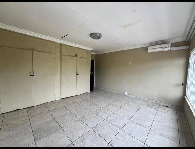 4 BEDROOM APARTMENT FOR SALE IN LAUDIUM